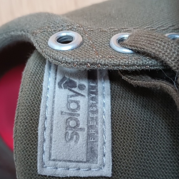 Splay Freestyle Pine Canvas Wide Toe Box Sneakers Size 6. - Picture 3 of 7